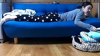 Crazy Korean Girl Gets Off On Webcam In Hd Video