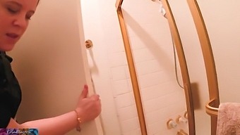 Amateur Stepmom And Stepson Have Sex In The Shower