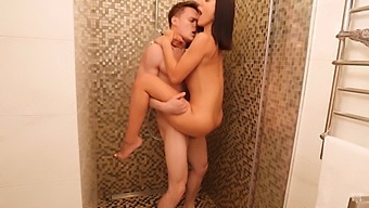 Amateur Babe With Small Tits Gets Fucked In The Shower