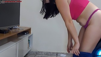 Stepdaughter'S Seductive Dance Leaves Me Craving Pussy